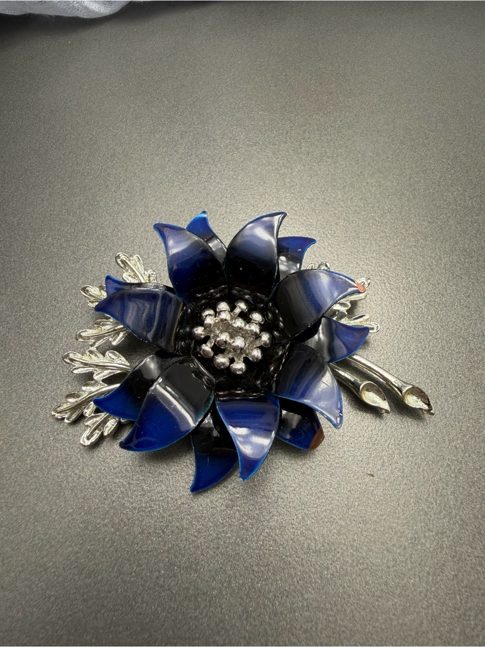 ⬇️⬇️ Vintage  Blue and Silver Floral Brooch #231UB